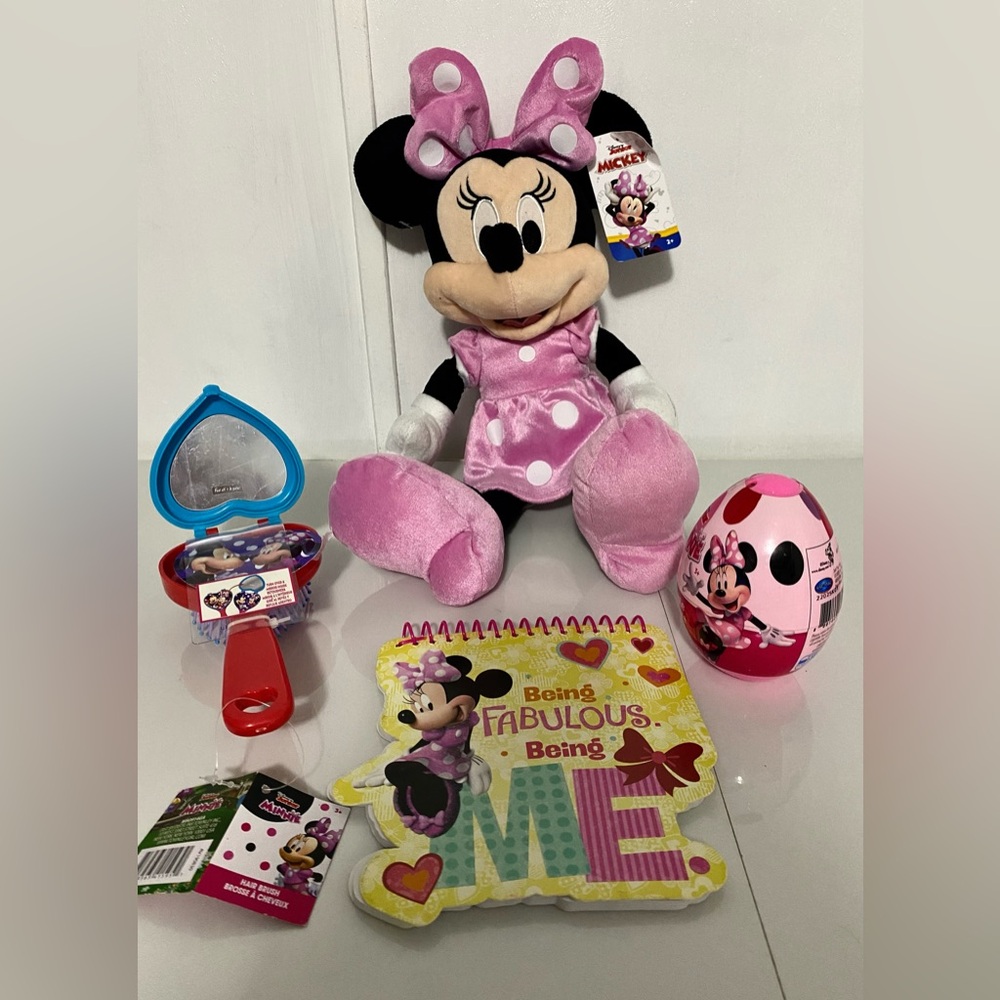 DISNEY Minnie Mouse 4 Pieces Lot. NEW.